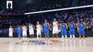 Minute's silence at the WiZink Center