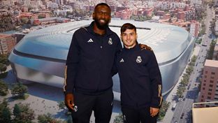 Rüdiger y Brahim, protagonistas en la sesión de firmas en Sevilla