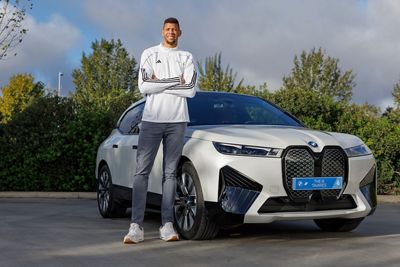 bmw españa entrega los vehículos oficiales