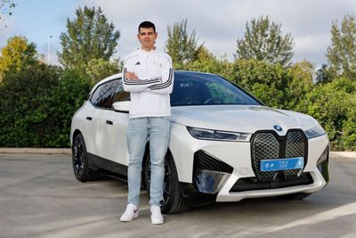 bmw españa entrega los vehículos oficiales