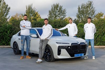 bmw españa entrega los vehículos oficiales