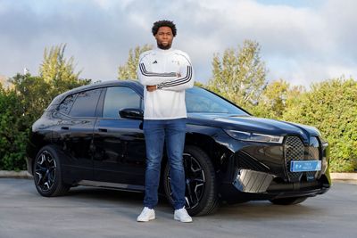 bmw españa entrega los vehículos oficiales