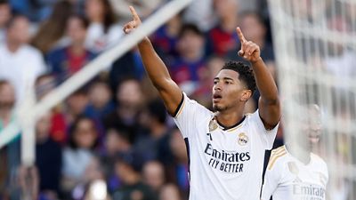 Os dois golos de Bellingham que decidiram o Clássico: espectacular remate de pé direito e finalização na pequena área