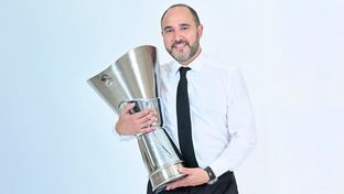 Chus Mateo named coach of the year