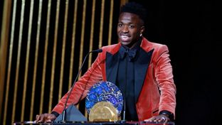 Vini Jr.: 'Ich möchte weiterhin Kindern helfen, damit sie Chancen haben'