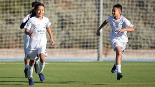 Las escuelas de la Fundación de Chile y Costa Rica visitan la Ciudad Real Madrid
