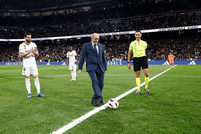 pirri hizo el saque de honor en el real madrid - valencia