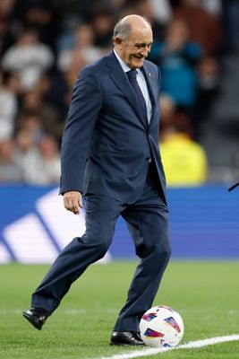 pirri hizo el saque de honor en el real madrid - valencia