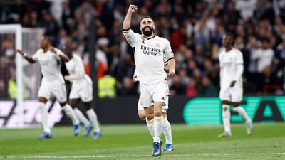 La volea con la zurda de Carvajal para hacer el 1-0