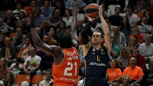 73-76: Deserved victory for the leader in Valencia