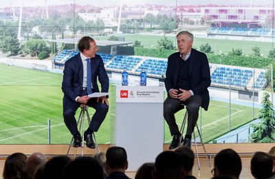 ancelotti en el inicio del curso 2023/24 de la escuela universitaria real madrid universidad europea