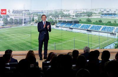 ancelotti en el inicio del curso 2023/24 de la escuela universitaria real madrid universidad europea