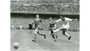Se cumplen 70 años del debut de Gento