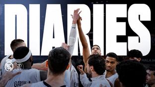 ユーロリーグのプレーオフ第1戦での勝利の様子