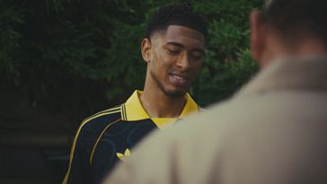 アディダス、ベリンガムの初限定スパイク発表