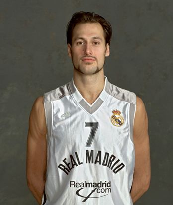 L. Angulo