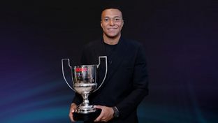 Mbappé recibe el Trofeo Pichichi 2024/25