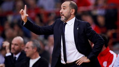 Chus Mateo: “It wasn't easy to beat Olympiacos and I'm thrilled with the win”