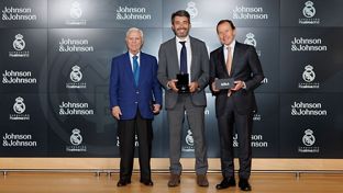 La Fundación Real Madrid y Johnson & Johnson renuevan su colaboración para la campaña ‘Que no te pille fuera de juego’