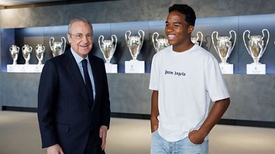 O presidente recebe Endrick na Cidade Real Madrid