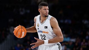 Tavares named League's best defender 2024/25