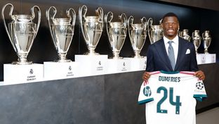 Dumfries: "Estoy muy orgulloso y agradecido de jugar en el Madrid"
