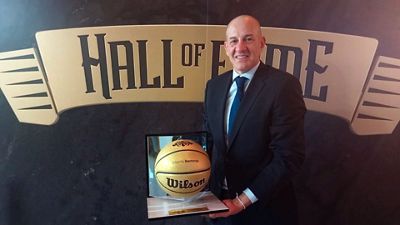 Alberto Herreros, en el Salón de la Fama del baloncesto español