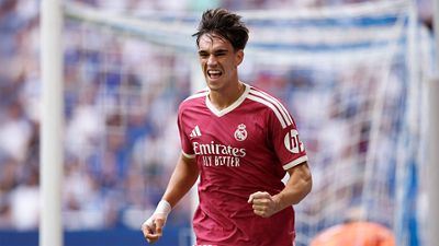 El 0-3: Carlos Espí cabeceó la asistencia de Carreras