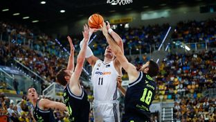 54-69: The leaders add a ninth consecutive league victory