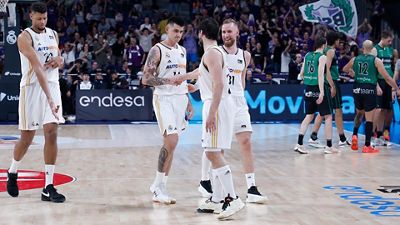 Deck once again decides the game with a three-pointer in the final seconds