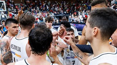 Clásico victory to book Super Cup final spot