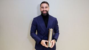 Carvajal, premiado por sus seis títulos en 2024 en la gala de la Asociación de la Prensa Deportiva de Madrid 