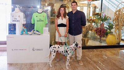 La Finca Grand Café inaugura la exposición 'Pegada al Corazón', sobre la historia de la equipación del Real Madrid