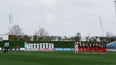 Moment of silence at the Alfredo Di Stéfano for Santiago Aguado