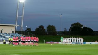 Minuto de silencio en el Alfredo Di Stéfano por Ochotorena