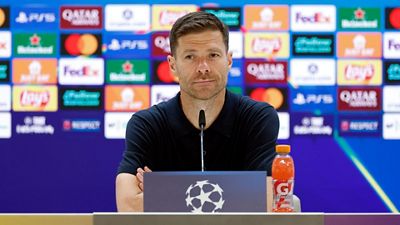 Xabi Alonso y un jugador comparecerán en rueda de prensa esta tarde en Anfield