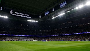 El Bernabéu guardó un minuto de silencio
