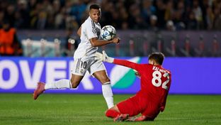 Los tres goles de Mbappé en Almaty para seguir con su racha