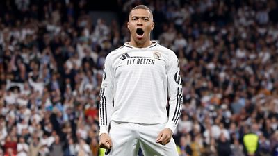Le spectaculaire triplé de Mbappé qui a offert la qualification