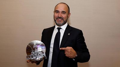 Chus Mateo, elegido el mejor entrenador del año de la Euroliga