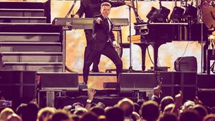 The Bernabéu enjoys two concerts by Luis Miguel, in collaboration with the Real Madrid Foundation