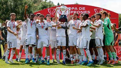 El Juvenil A gana la Copa de Campeones y logra un triplete histórico