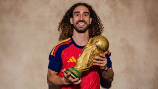 Cucurella cumple 28 años