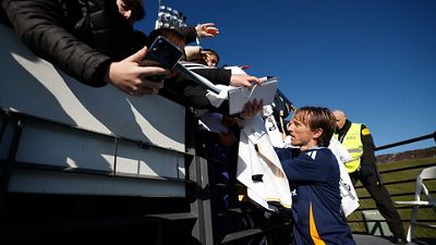 Modrić : "C'est super d'être avec les supporters et qu'ils nous voient nous entraîner"