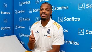 Dennis Smith Jr. undergoes his medical