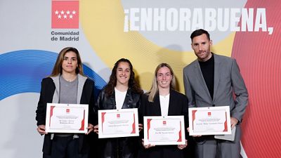 Las jugadoras del Real Madrid que disputaron los Juegos Olímpicos, reconocidas por la Comunidad de Madrid