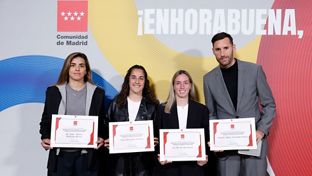 Las jugadoras del Real Madrid que disputaron los Juegos Olímpicos, reconocidas por la Comunidad de Madrid