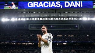 La emocionante despedida del Bernabéu a la leyenda Carvajal