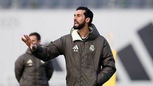 Arbeloa está dirigiendo su primer entrenamiento como técnico del Real Madrid
