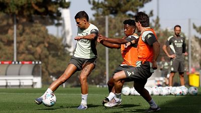 El líder ya prepara el partido contra el Levante 